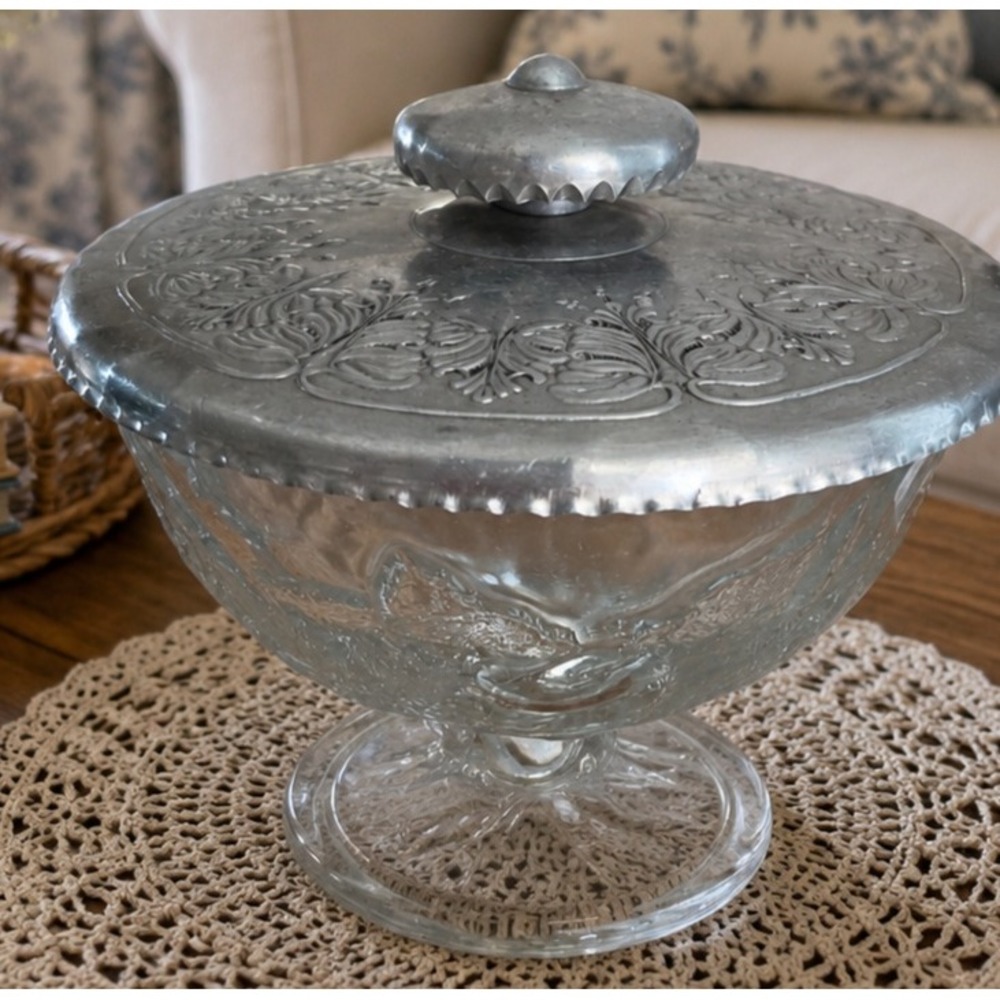 VTG Glass Candy Dish Hammered Aluminum Floral Lid Pedestal
Bowl Cottagecore